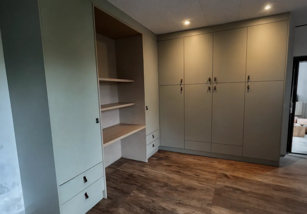 Mcb Cuisine Agencement Interieur A Fougeres Pres De Rennes Amenagement De Dressings Et Placards